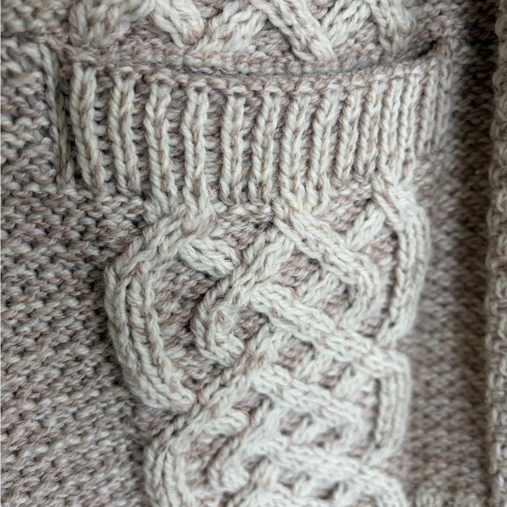 Cozy Cable Knit Sweater - Cream